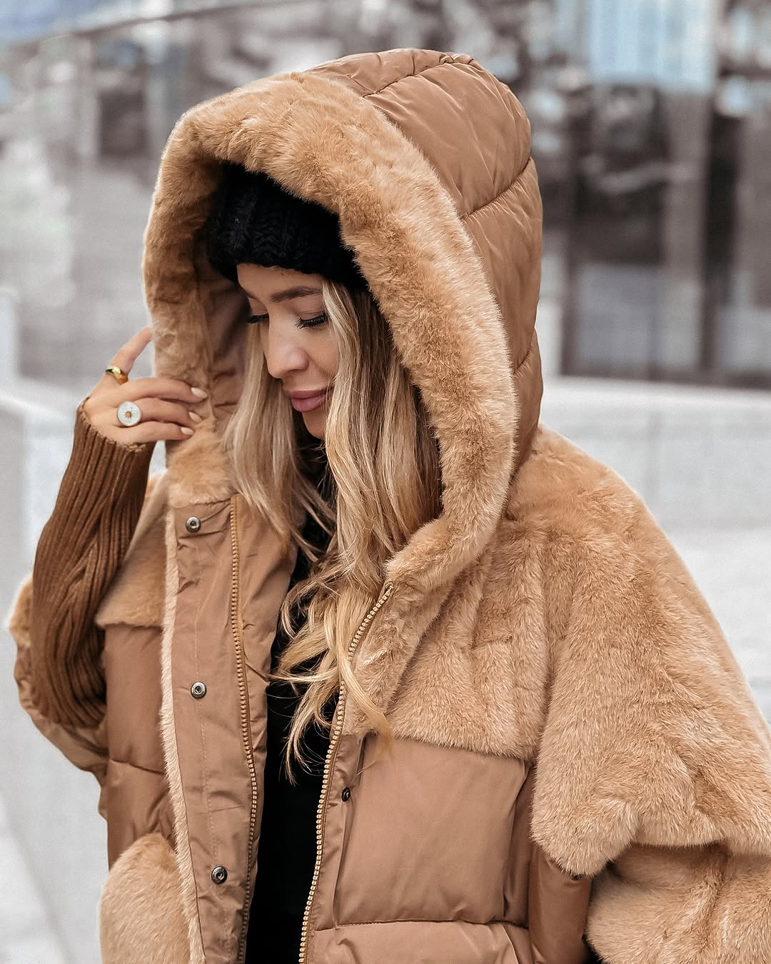 CLAIRE™ | MANTEAU D'HIVER AVEC CAPUCHE EN FAUSSE FOURRURE